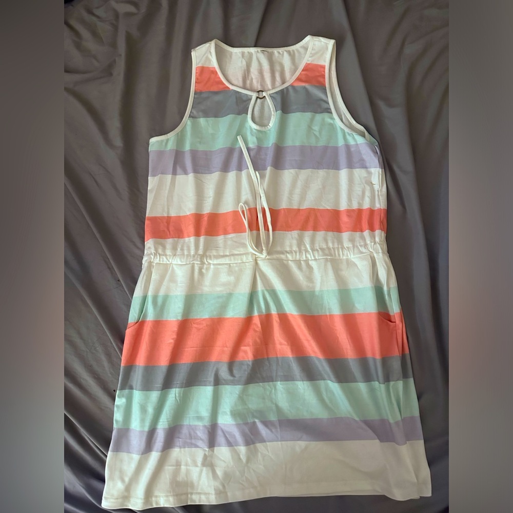 Sleeveless dress with POCKETS